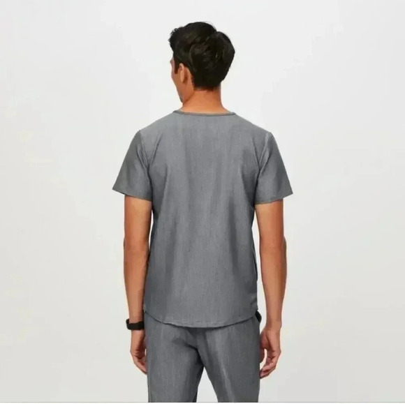 NWT Figs Pisco Basic Scrub Pants™ and Figs men's Chisec Three-Pocket Scrub Top™. - Picture 8 of 13